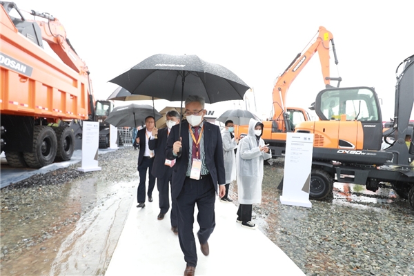 斗山携明星产品亮相CICEE 2021 引领产业发展